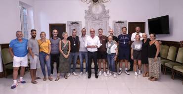 Retour en images : Mr le Maire reçoit le Tennis Club d’Eyguières <br> 08/09/23