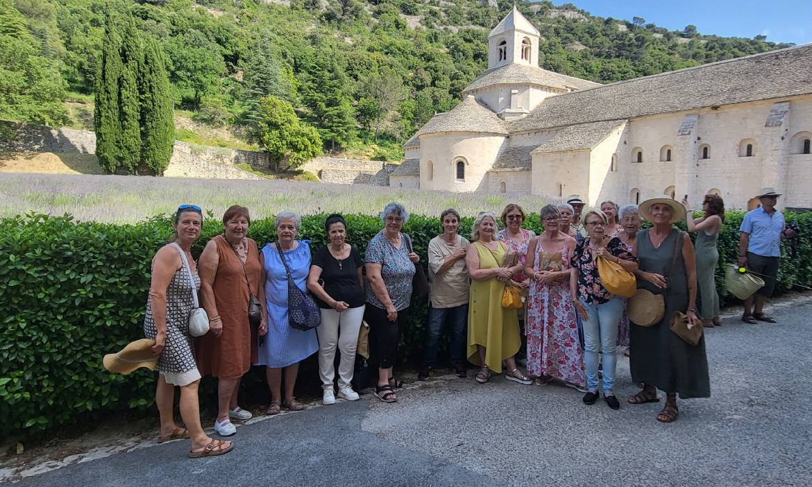 retour-en-images-des-sorties-culturelles-seniors-eyguieres-juin-2025-01.jpg