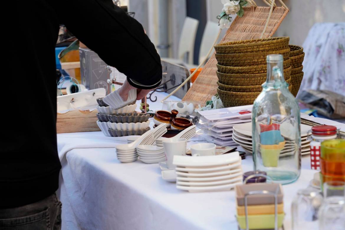 Retour-en-image-vide-grenier-Eyguieres-les-Alpilles-15.jpg