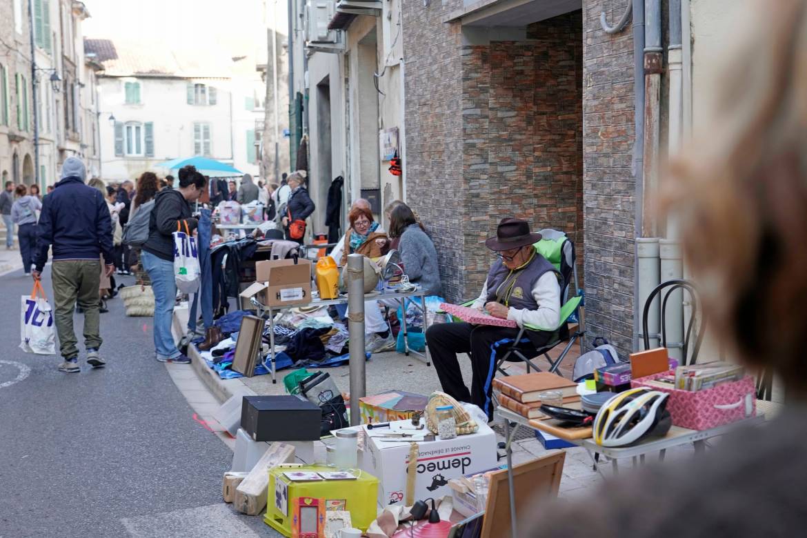 Retour-en-image-vide-grenier-Eyguieres-les-Alpilles-17.jpg