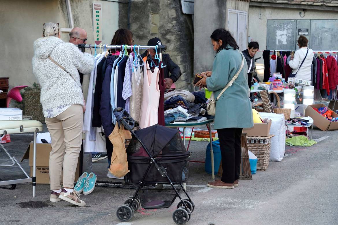Retour-en-image-vide-grenier-Eyguieres-les-Alpilles-29.jpg